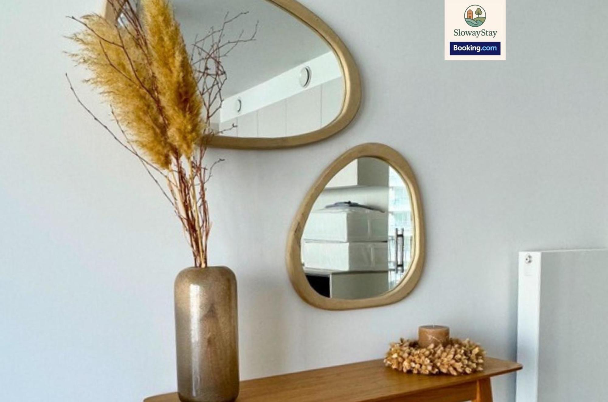 Elegant One Bedroom With Sea Views & Pool By Slowaystay Serviced & Short Lets Appartement